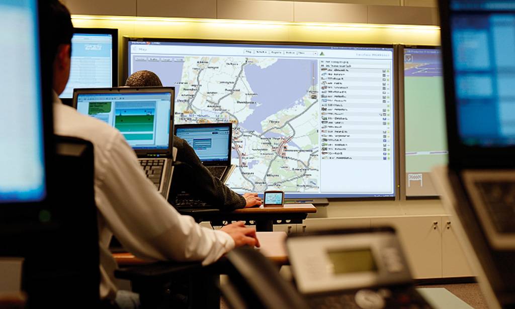 Existe-t-il des alertes routières sur les GPS professionnels?