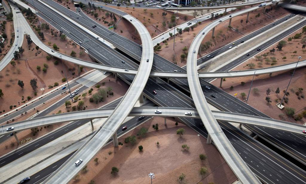 Trouver le véhicule le plus proche d’une destination avec un GPS pro